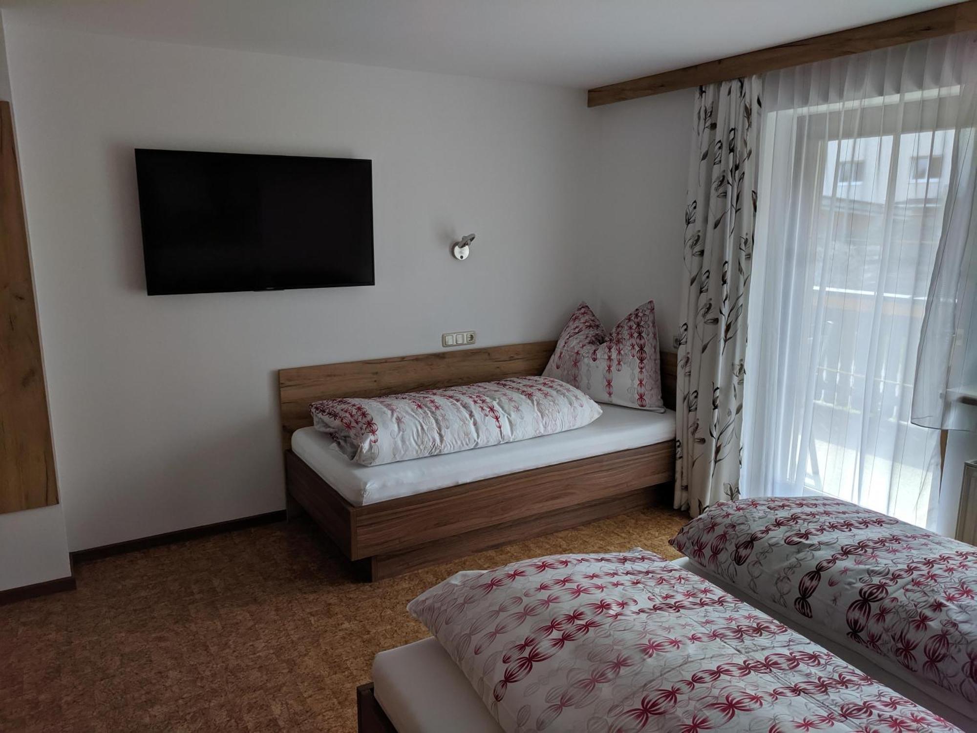 Ferienwohnung Rainer Kunterbunt Leogang Exterior foto