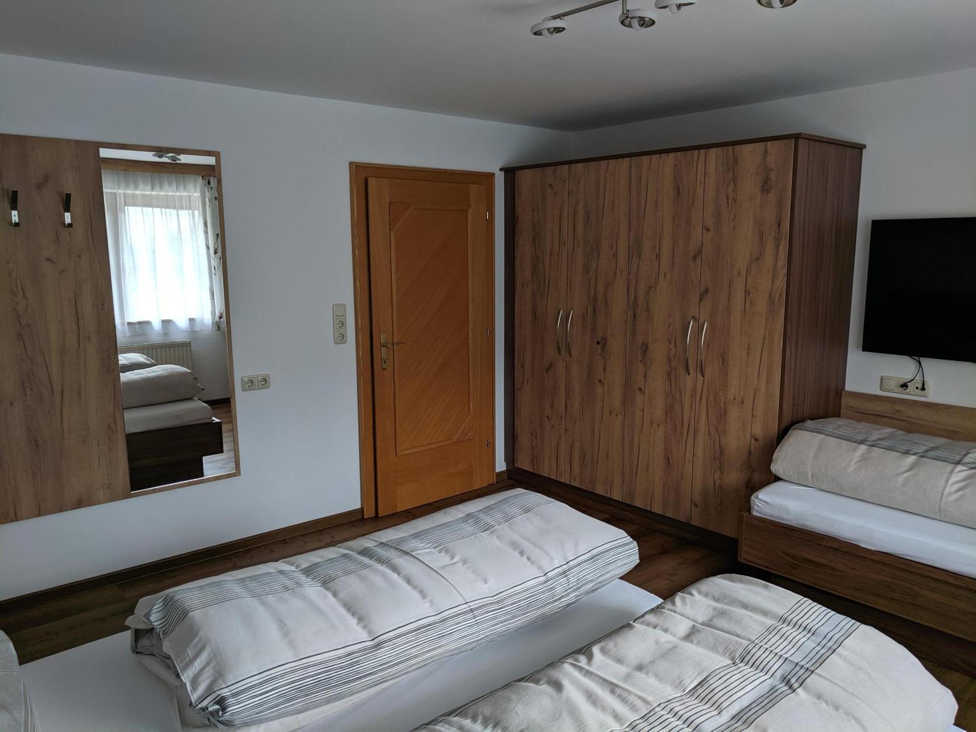 Ferienwohnung Rainer Kunterbunt Leogang Exterior foto